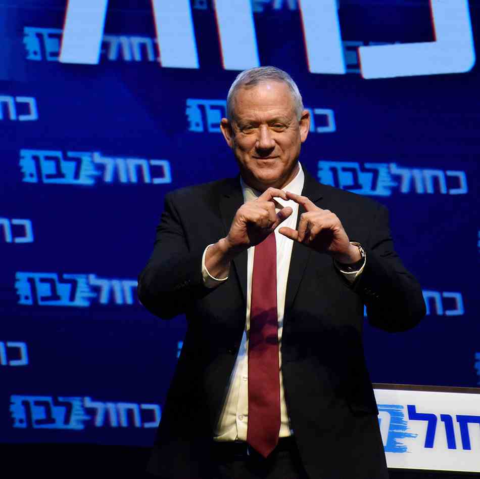 当地时间2019年9月17日晚，以色列特拉维夫，以色列蓝白党领导人本尼·甘茨抵达蓝白党总部。 视觉中国 图